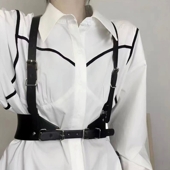 Black Faux Leather Suspenders Belt - Picture 3 of 8